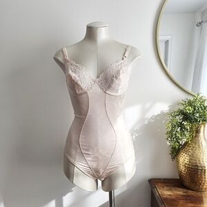 Vintage Enhance Nude Shapewear Bodysuit With Lace 36C Beige Slimming Body Shaper
